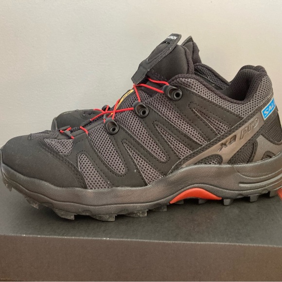 Salomon XA Pro shoes. Size 9. - Picture 3 of 3
